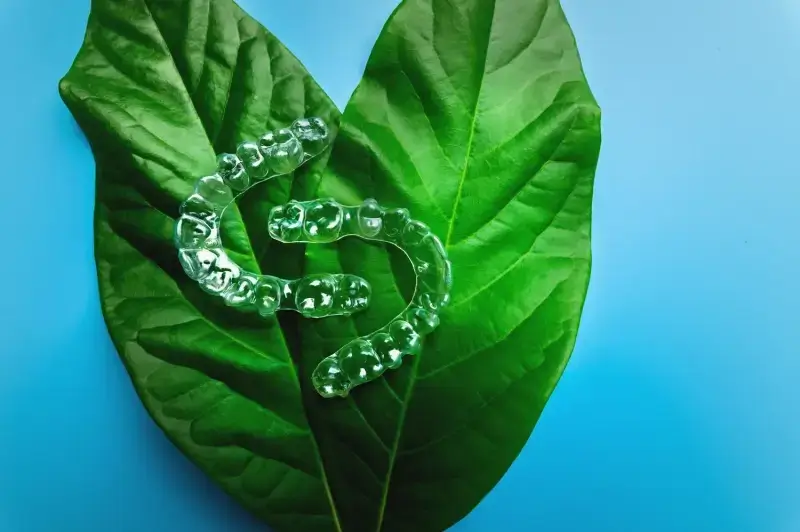 prostowanie-zebow-metoda-invisalign-1