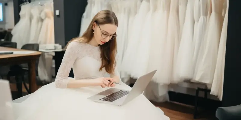 suknia-slubna-dopasowana-do-figury-1