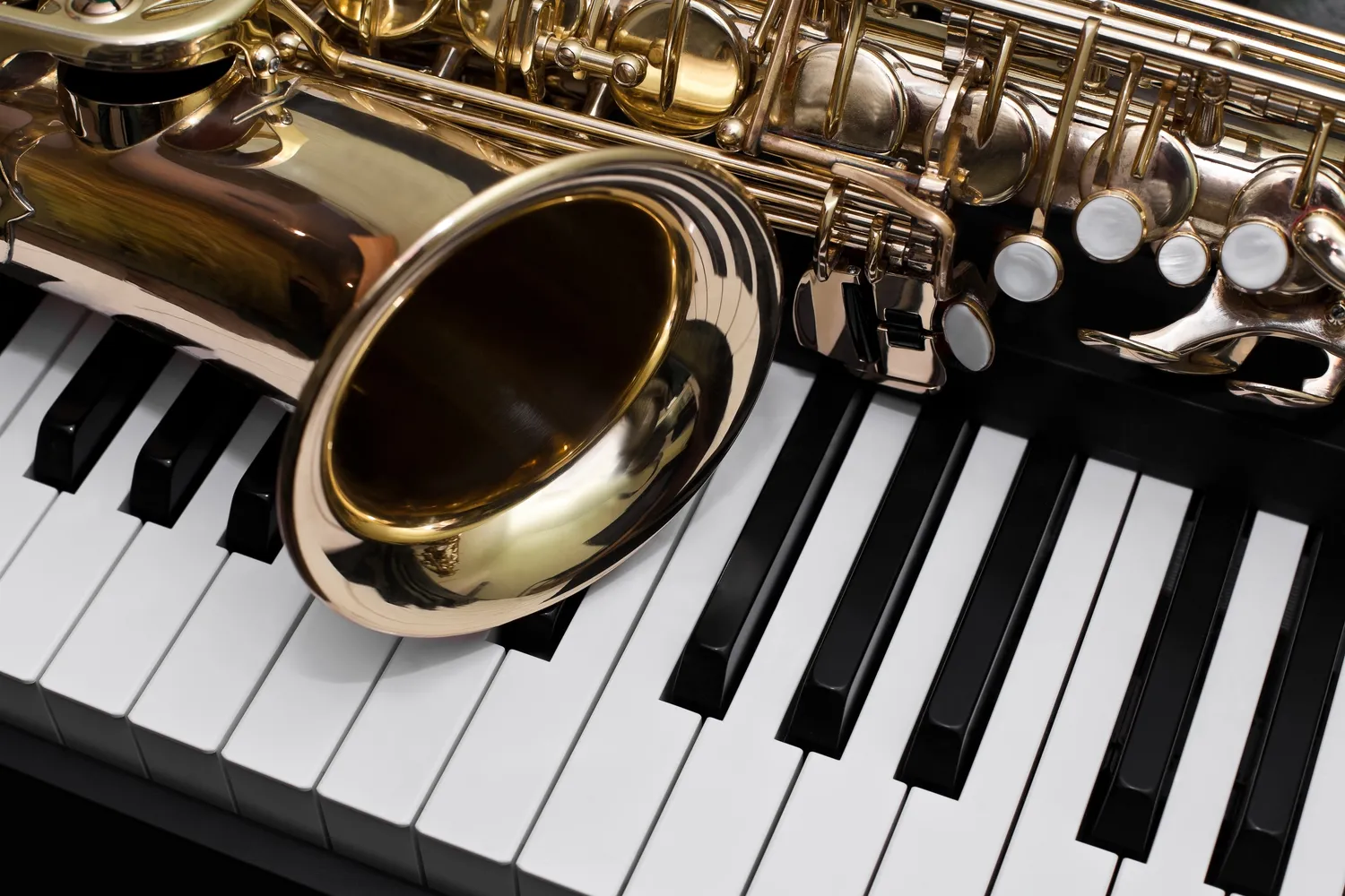 jaki-saksofon-na-poczatek-altowy-czy-tenorowy-f-1